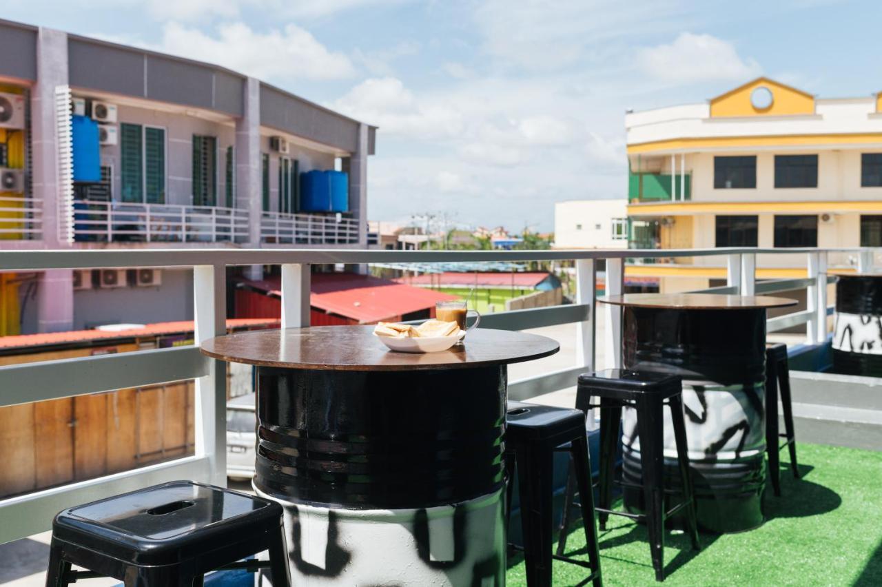 A° Hotel Semporna Exterior photo